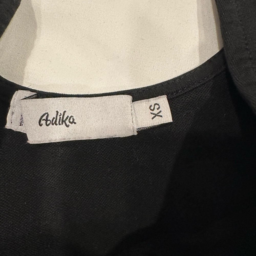 Adika Elegant Black Blouse - Picture 3 of 3